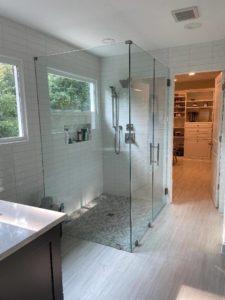 Bathroom with curbless shower